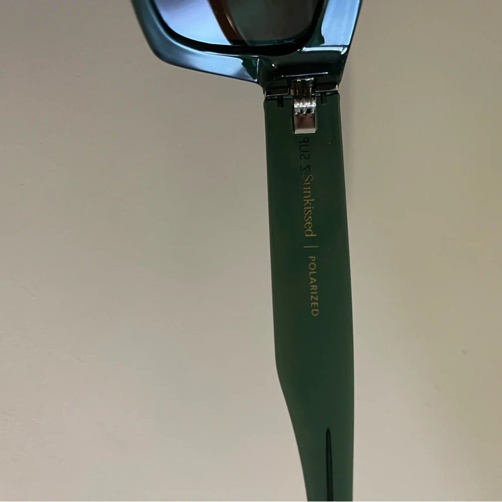 Z Supply Dark Green Polarized Sunglasses - Picture 5 of 6